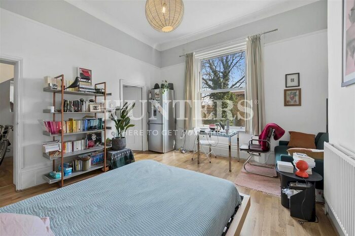 Studio To Rent In Green Lanes, London, N4