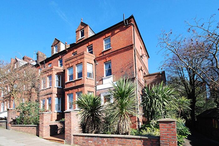 2 Bedroom Flat To Rent In Frognal, Hampstead, London, NW3