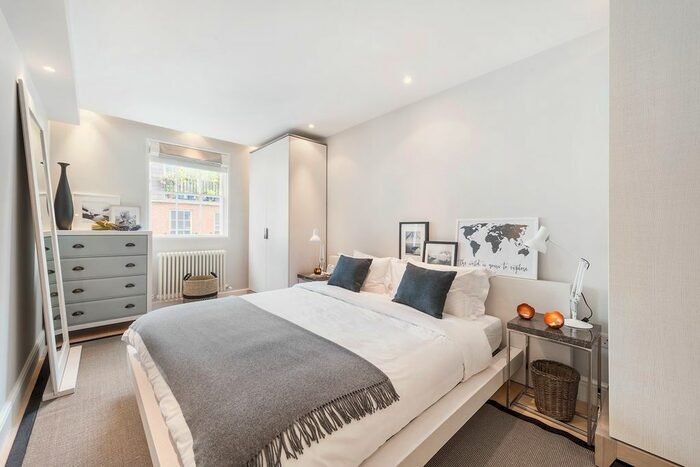 4 Bedroom Mews To Rent In Pavilion Road, London, SW1X