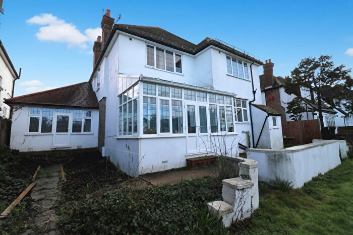 4 Bedroom Flat To Rent In Armitage Road, Golders Green, NW11