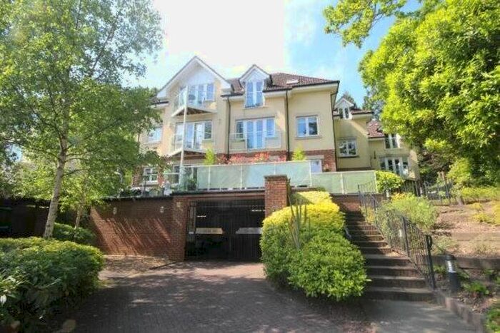 2 Bedroom Flat To Rent In Amarone, Bournemouth, BH4