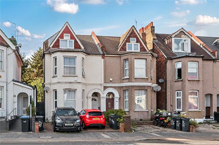 7 Bedroom Semi-Detached House For Sale In Green Lanes, Palmers Green, London, N13