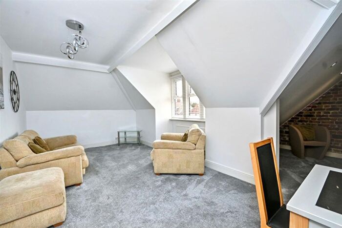 3 Bedroom Flat For Sale In Arlington Road, Eastbourne, BN21