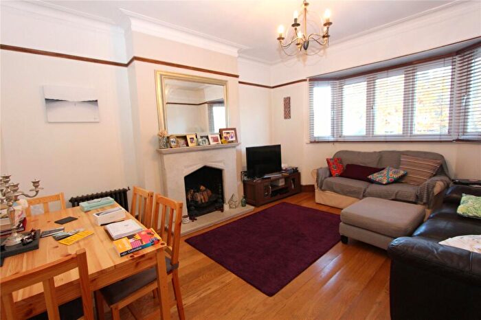 1 Bedroom Flat To Rent In Woodberry Avenue, Winchmore Hill, London, N21