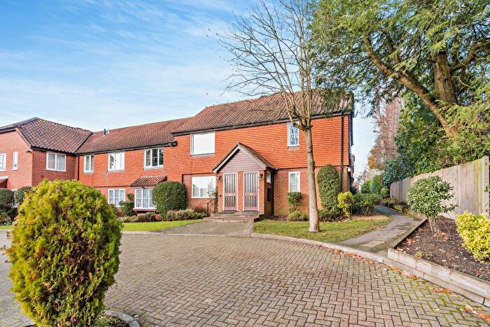 2 Bedroom Maisonette To Rent In Murray Road, Northwood, HA6