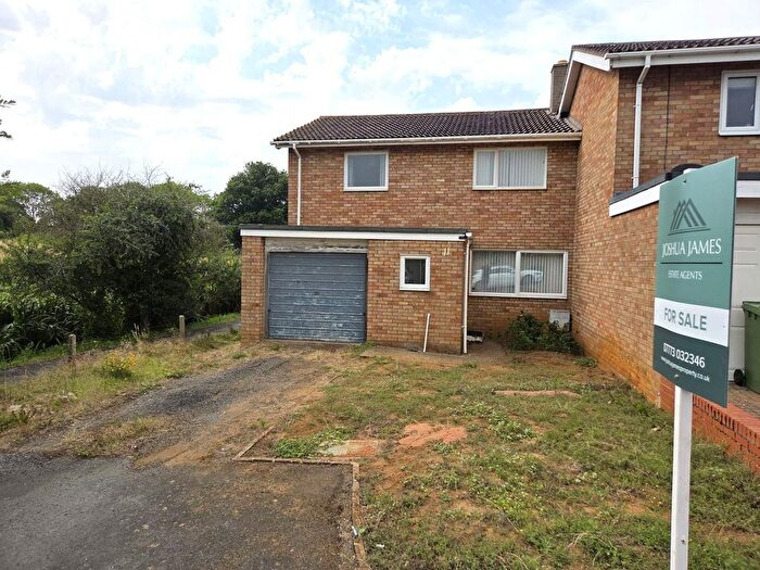 3 Bedroom End Of Terrace House For Sale In Green Acres, Gamlingay, SG19