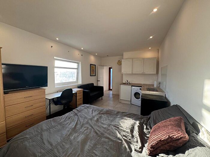 Studio To Rent In Sandyford Street, Flat, Glasgow, G3