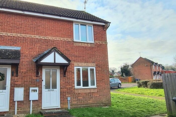2 Bedroom Property To Rent In Stanley Way, Daventry, NN11