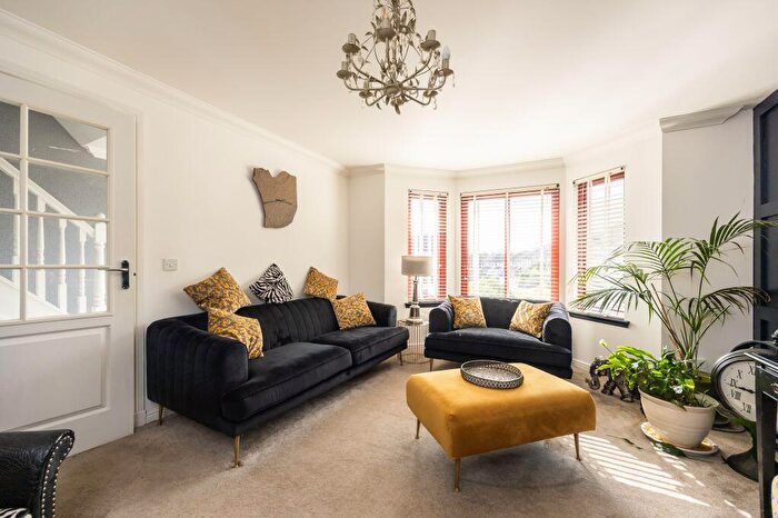 4 Bedroom Semi-Detached Villa For Sale In Gladstone's Gait, Bonnyrigg, EH19