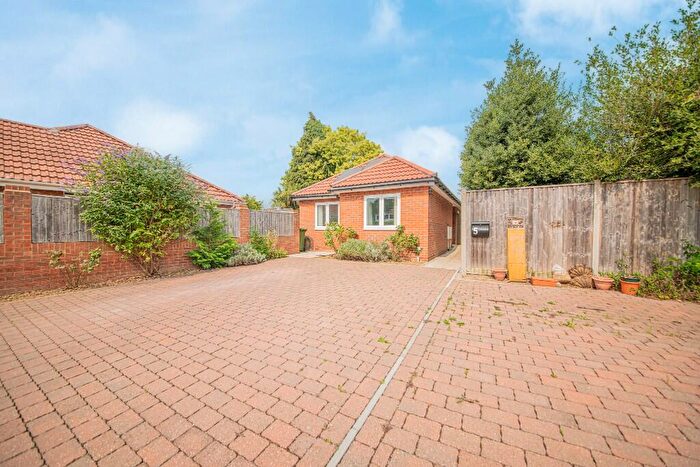 2 Bedroom Detached Bungalow For Sale In West Horton Close, Bishopstoke, SO50
