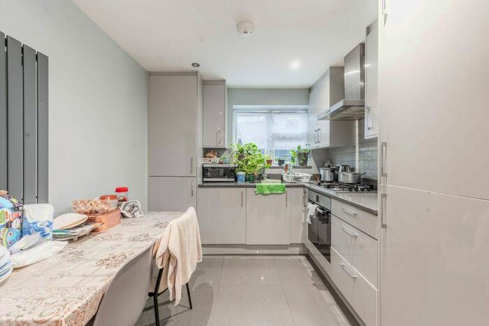 1 Bedroom Maisonette To Rent In Tenby Gardens, Northolt, UB5