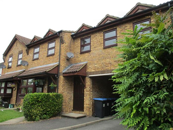 1 Bedroom Apartment To Rent In Addlestone, KT15