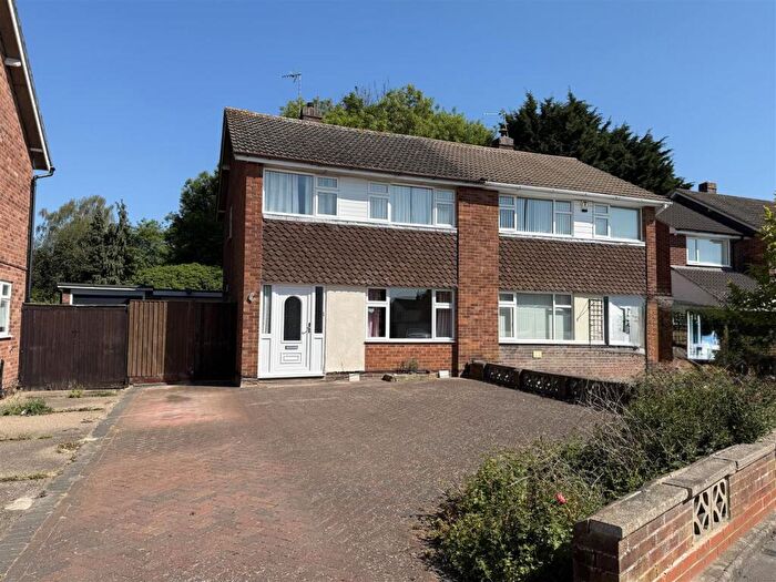 3 Bedroom Semi-Detached House For Sale In Seaton Road, Wigston, LE18