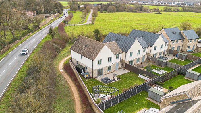 5 Bedroom Detached House For Sale In Haricot Vale Road, Bicester, OX27