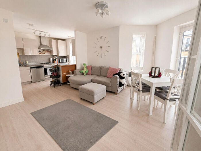 2 Bedroom Apartment For Sale In Truscott Avenue, Swindon, SN25