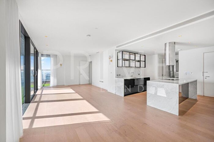 2 Bedroom Apartment For Sale In Hobart Building, Wardian, Canary Wharf, E14