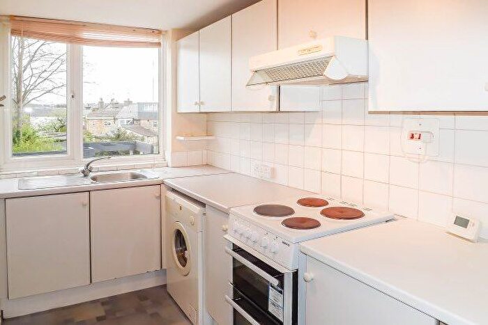 2 Bedroom Flat To Rent In Chesterton Road, Cambridge, CB4