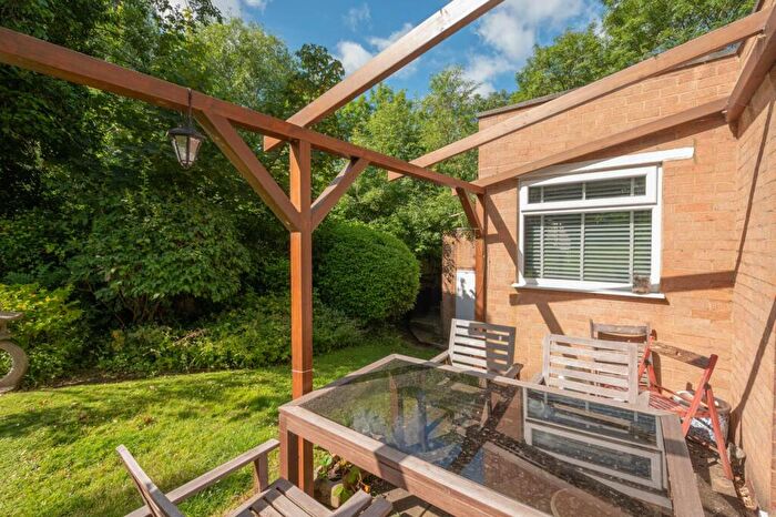 2 Bedroom Flat For Sale In Sunrise View, Mill Hill, London, NW7