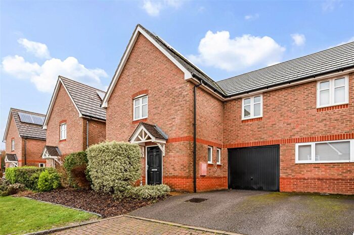 3 Bedroom Semi-Detached House For Sale In Appleton Close, Clanfield, PO8