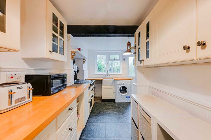 2 Bedroom Terraced House For Sale In Landwick Cottages, Southend-On-Sea, SS3