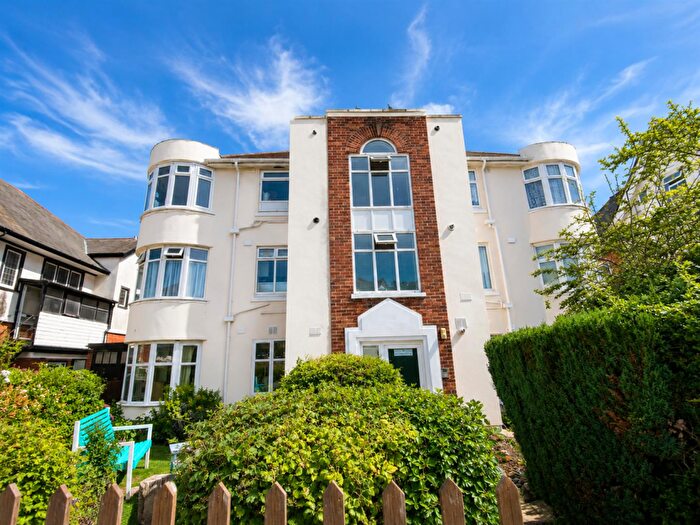 2 Bedroom Flat To Rent In Florence Road, Bournemouth, BH5