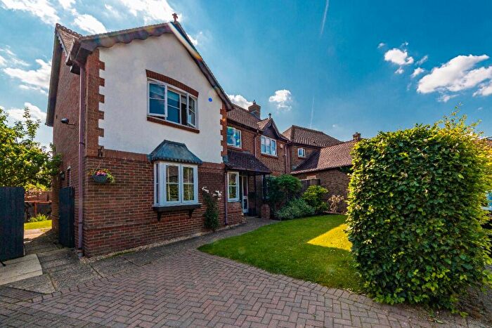 4 Bedroom Detached House To Rent In Whitewalls Close, Compton, RG20