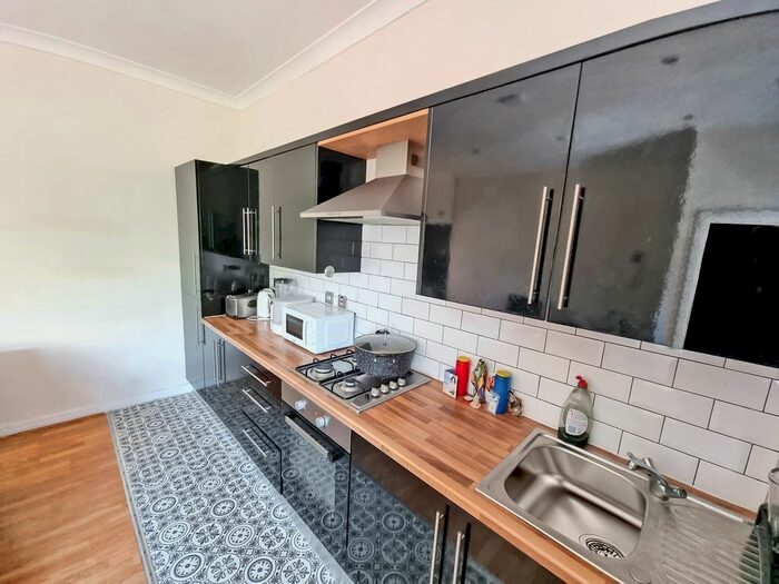 1 Bedroom Flat To Rent In Park Street West, Luton, LU1