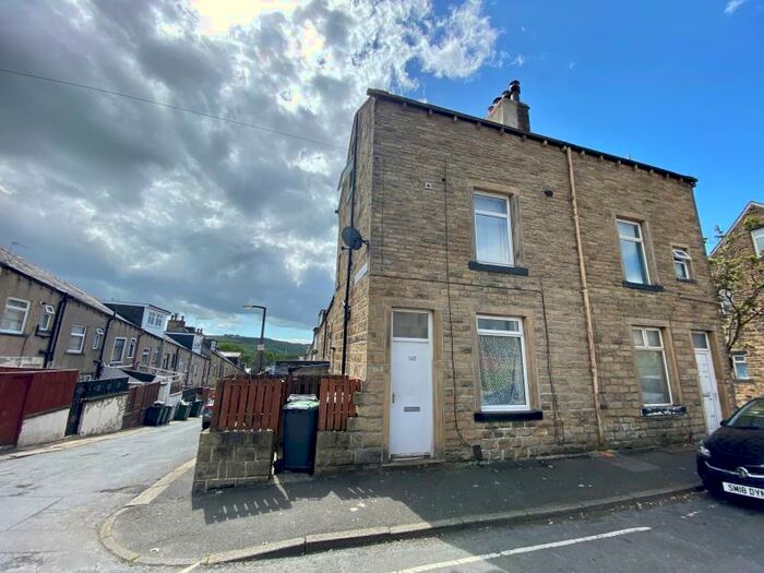 2 Bedroom Property To Rent In Devonshire Street, Keighley, West Yorkshire, BD21
