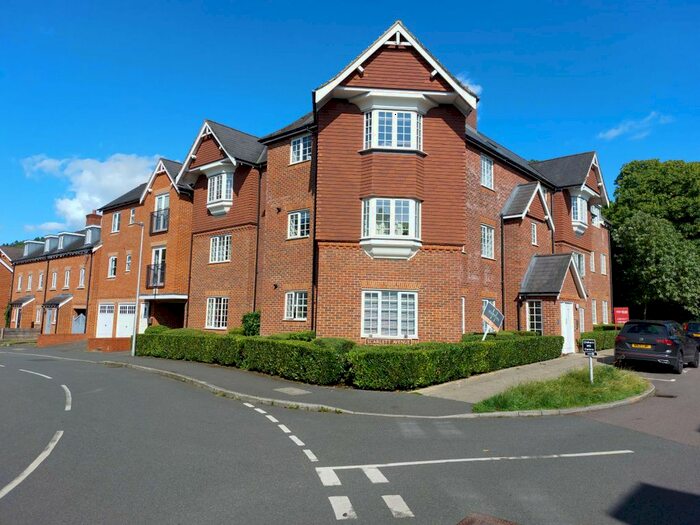 1 Bedroom Flat To Rent In Scarlett Avenue, Aylesbury, Buckinghamshire, HP22