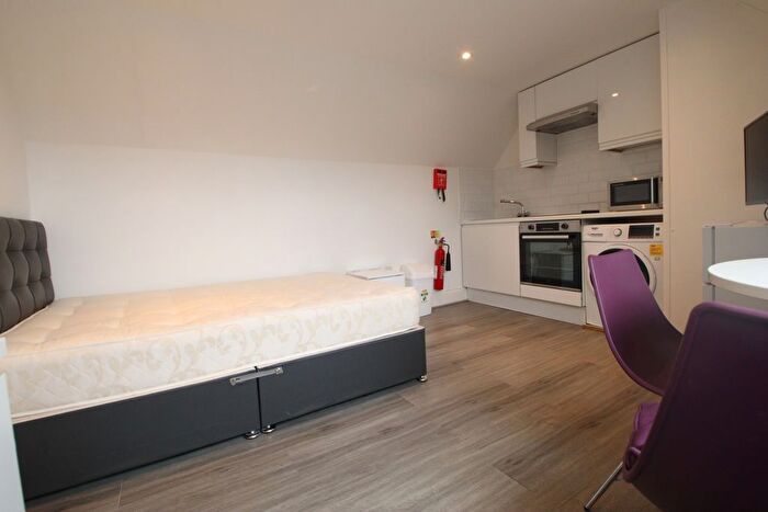 Studio To Rent In Finchley Road, Finchley, NW3