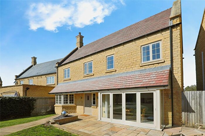 3 Bedroom Detached House For Sale In Sargent Square, Broadway, Worcestershire, WR12
