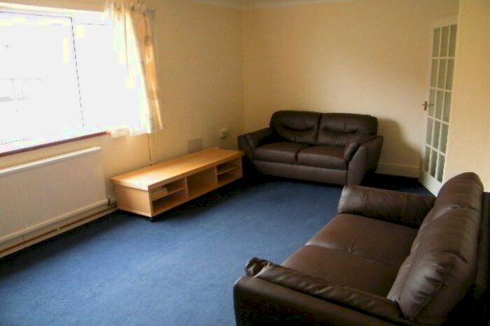 4 Bedroom Property To Rent In Homestall, Guildford, GU2