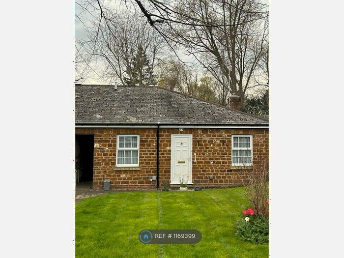 2 Bedroom Bungalow To Rent In Gilbert Scott Court, Towcester, NN12