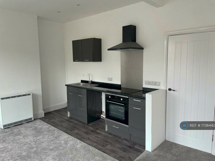 2 Bedroom Flat To Rent In Moorland Road, Weston-Super-Mare, BS23