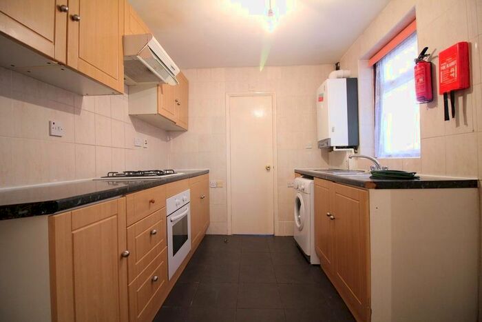 3 Bedroom Terraced House To Rent In Lea Road, Southall, UB2