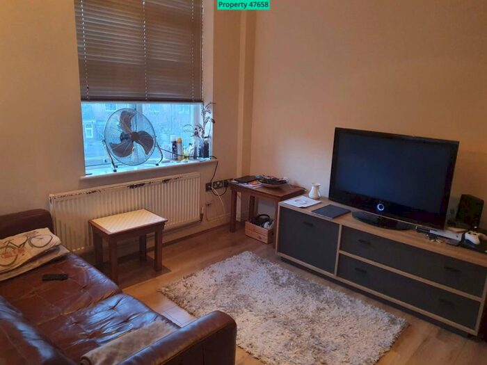 2 Bedroom Flat To Rent In Flat, Asfordby Street, Leicester, LE5