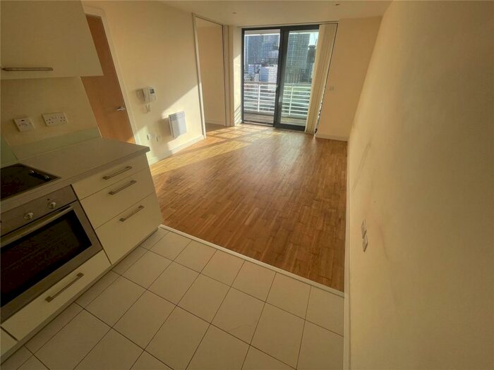 2 Bedroom Apartment To Rent In St Georges Island, Kelsoe Place, Manchester, M15