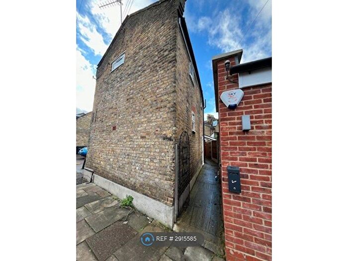 Studio To Rent In Marlborough Road, London, N22