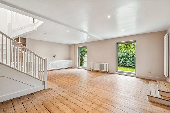 5 Bedroom Semi-Detached House To Rent In Petersham Road, Richmond, TW10
