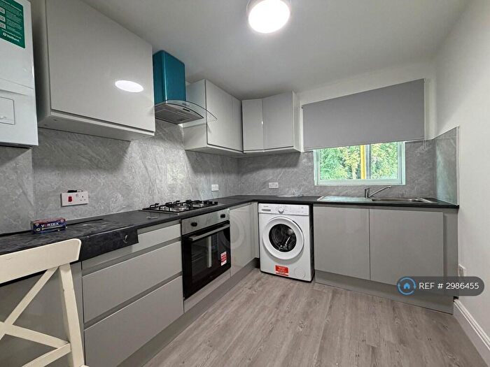 2 Bedroom Flat To Rent In Leighton Buzzard Road, Hemel Hempstead, HP1