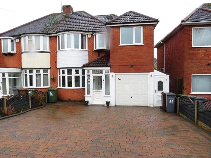 4 Bedroom Semi Detached House For Sale In Elmfield Road, Castle Bromwich, Birmingham, B36