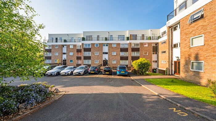 2 Bedroom Flat To Rent In Solomons Hill, Rickmansworth, Hertfordshire, WD3