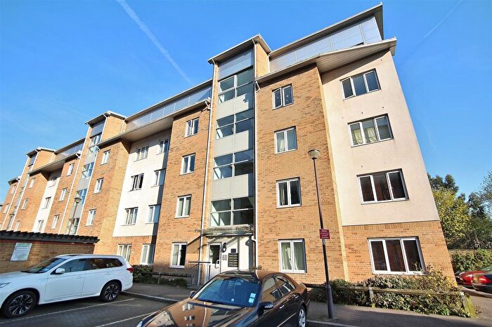 2 Bedroom Flat To Rent In Primrose Place, Isleworth, TW7