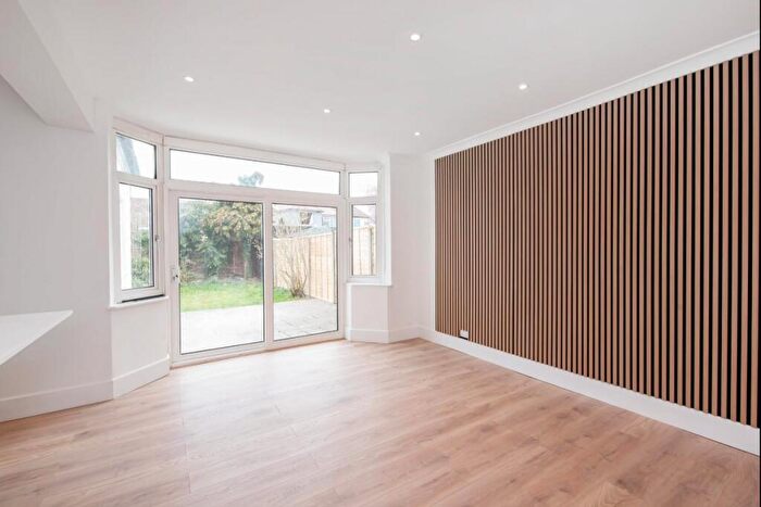 5 Bedroom Detached House For Sale In Reynolds Road, New Malden, KT3