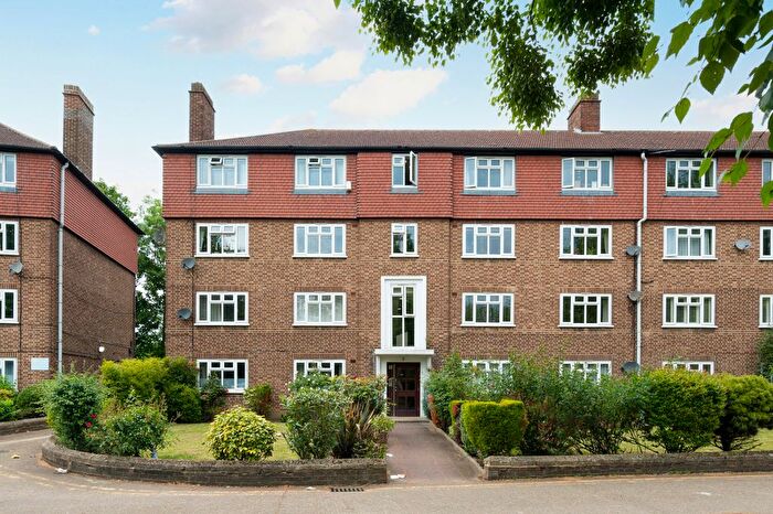 2 Bedroom Flat For Sale In Bushey Road, Raynes Park, SW20