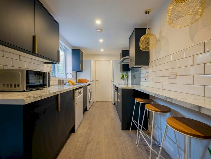 5 Bedroom Terraced House To Rent In Hollis Road, Coventry, CV3