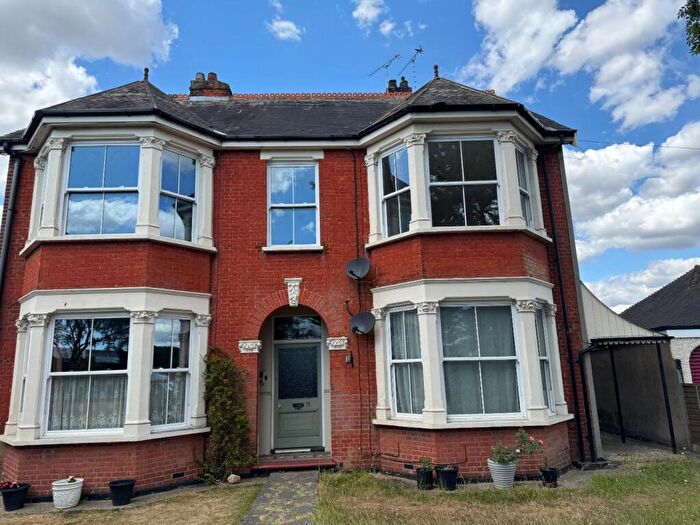 2 Bedroom Apartment To Rent In Rayleigh Road Hadleigh, SS7
