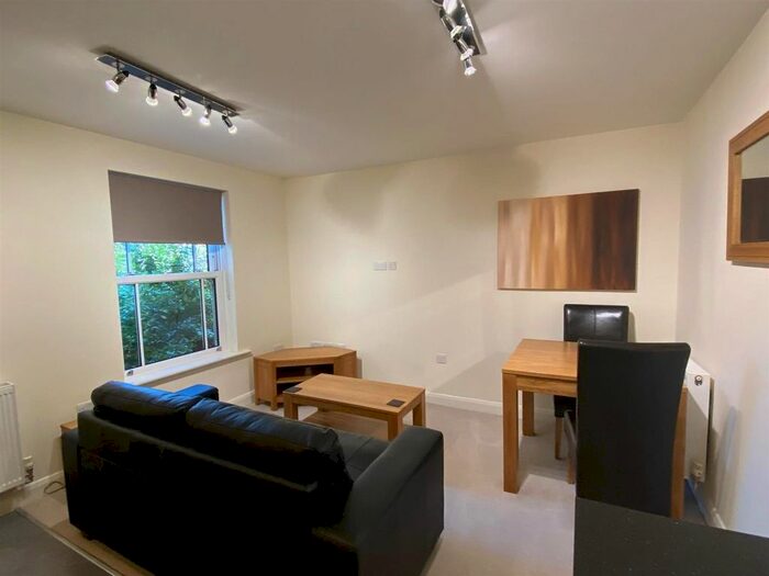 1 Bedroom Flat To Rent In Trinity Court, Hawtrey Road, Windsor, SL4