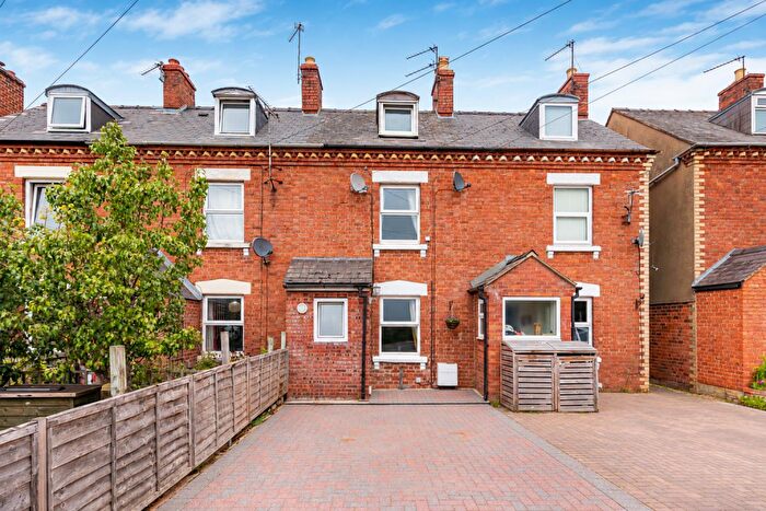 3 Bedroom House For Sale In Avenue Terrace, Stonehouse, GL10