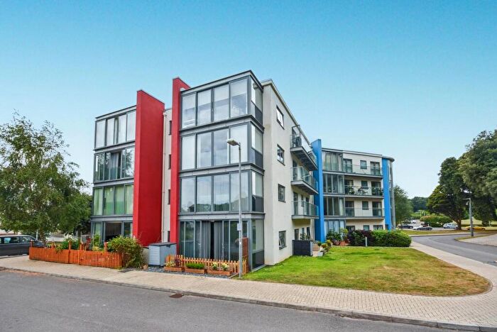 2 Bedroom Apartment For Sale In Woodlands, Hayes Point, Sully, CF64